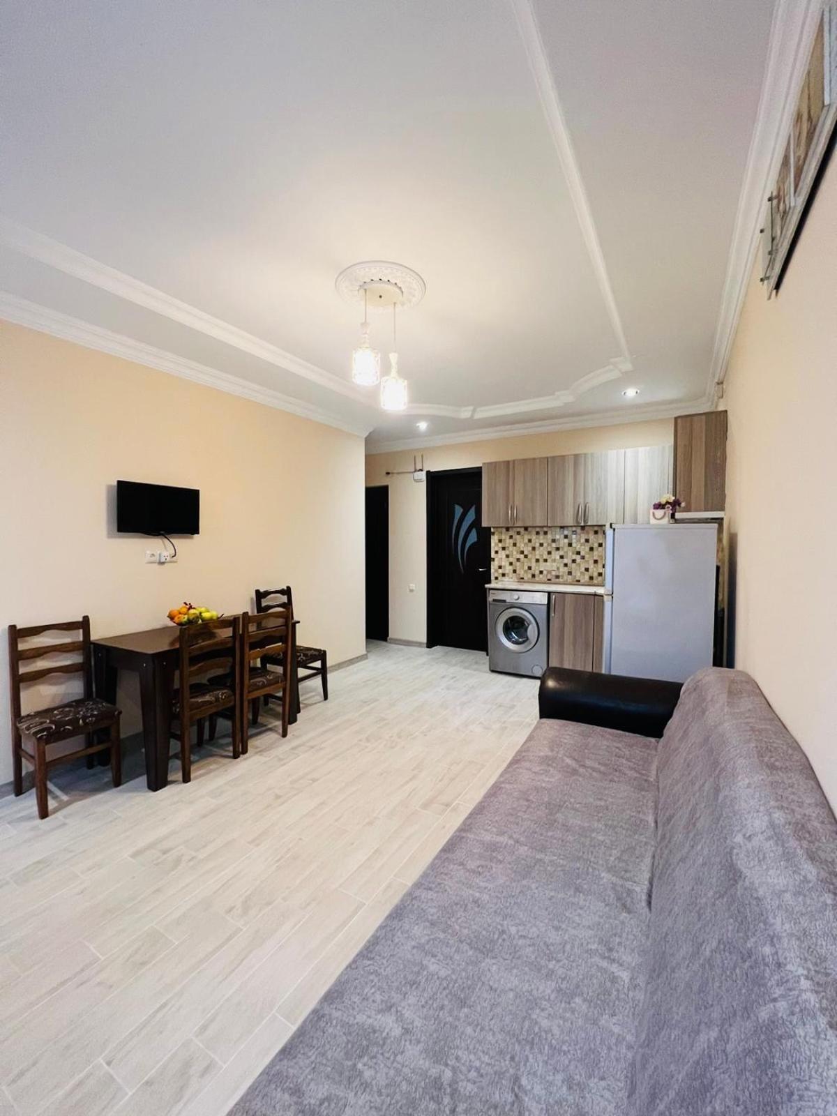באטומי Aparthotel My Home מראה חיצוני תמונה