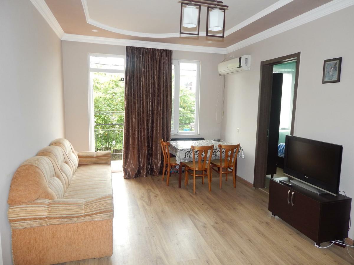 באטומי Aparthotel My Home מראה חיצוני תמונה