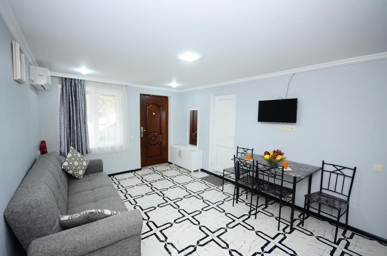 באטומי Aparthotel My Home מראה חיצוני תמונה